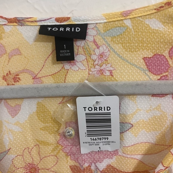 NWT Torrid floral babydoll bell sleeve top size 1 - Picture 2 of 8
